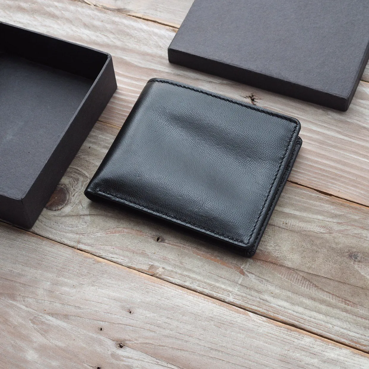 William Classic Wallet (Black Goatskin)